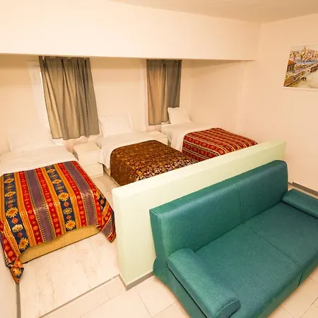 Seven Art Feslegen Apartman *