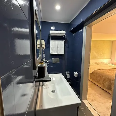 Seven Art Feslegen Apartman